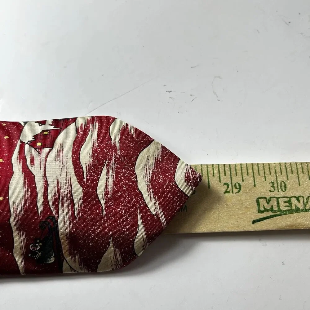Vintage Wembley Men’s 100% Silk Red White Christmas Eve Scene Tie